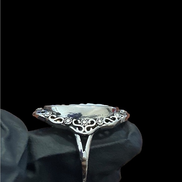 Vintage-Inspired Genuine Mother Pearl Unicorn Cameo Adjustable Ornate Ring - Picture 7 of 8